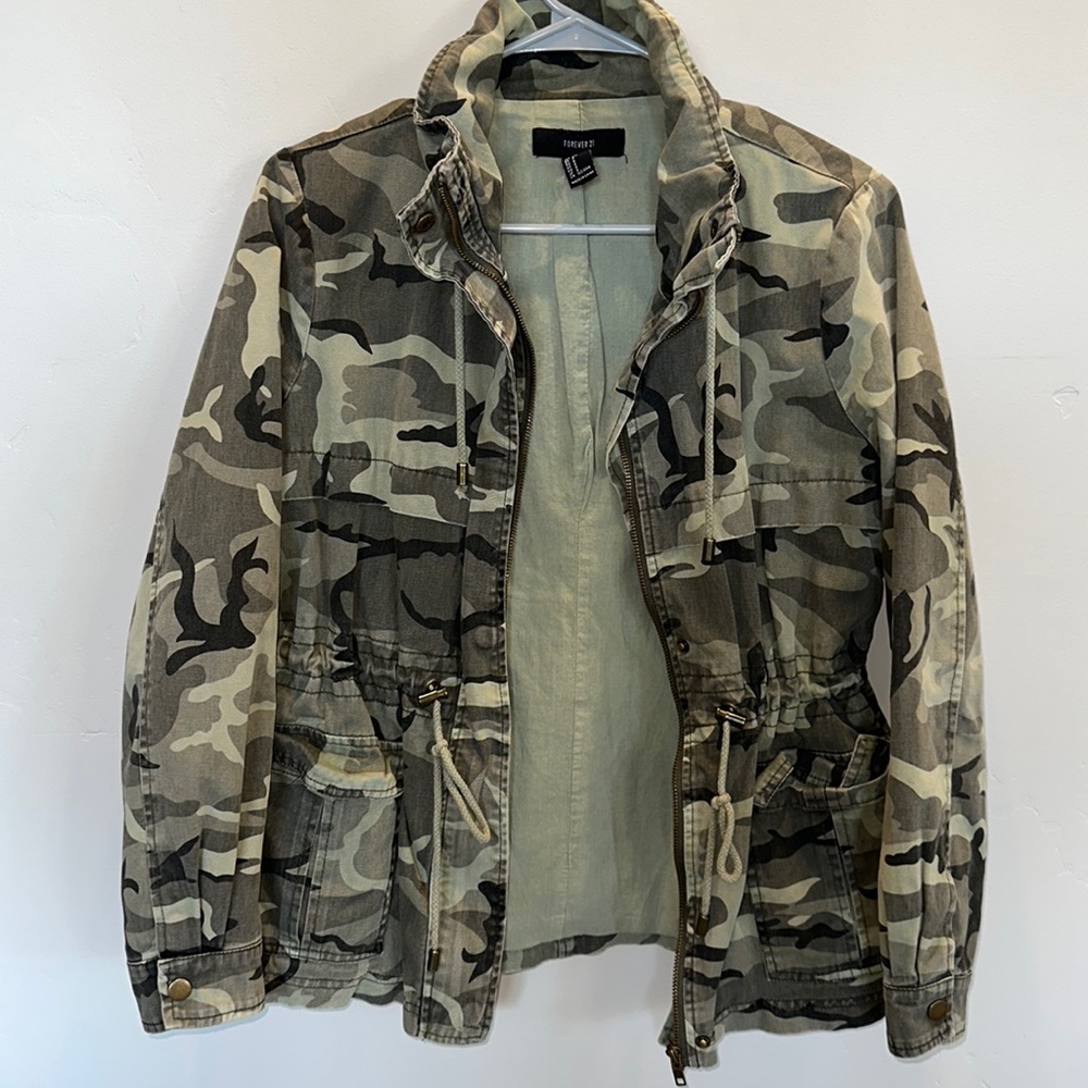 Women’s Camo Field Jacket - Forever 21 - Small